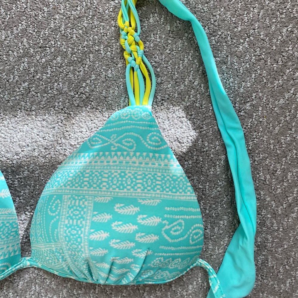 Bikini Top! - Picture 2 of 4